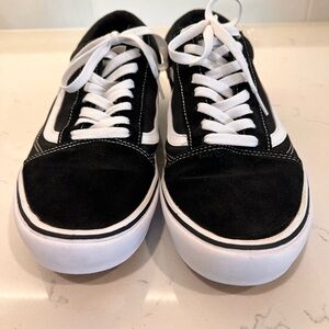 Vans- Old Skool Shoe- Classic Black and White Men's Sneakers